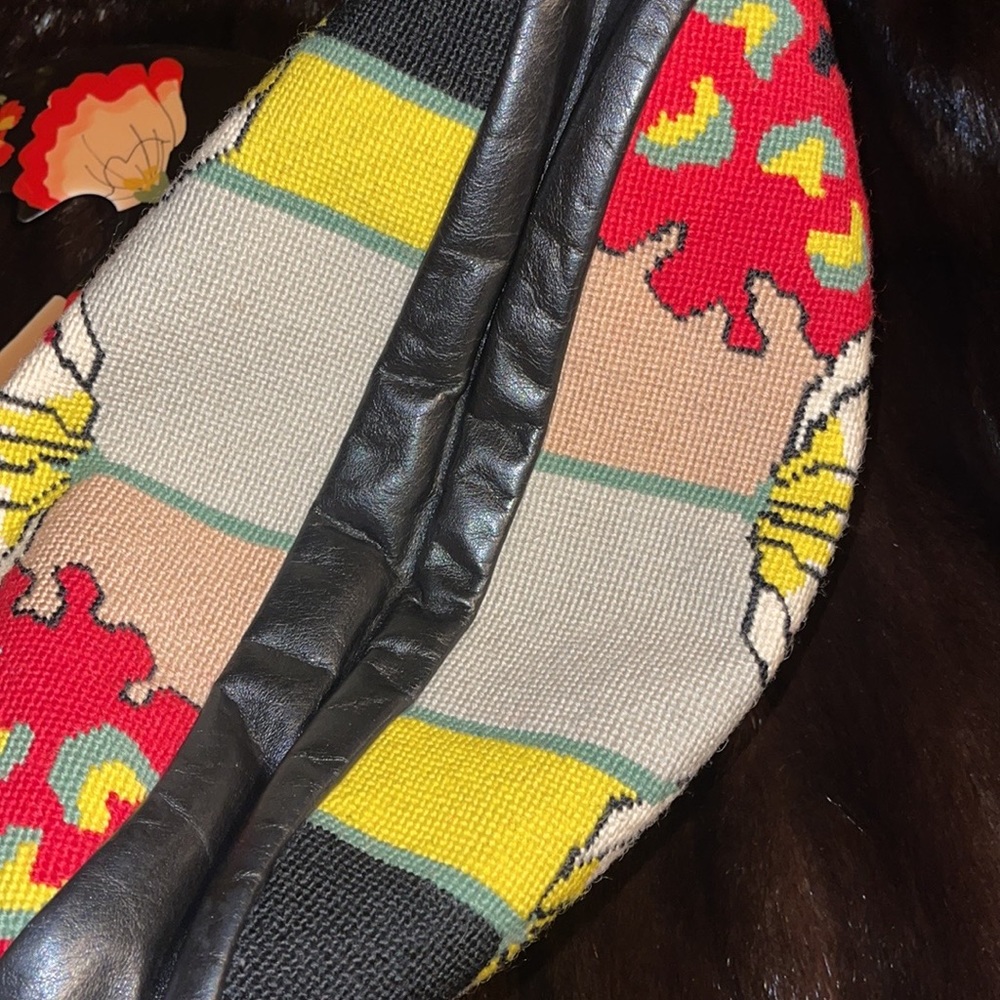 Handbag - Picture 3 of 5